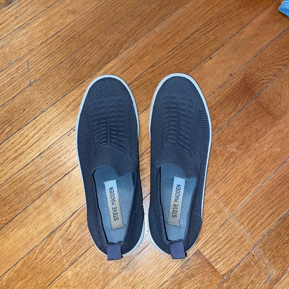 Steve Madden Shoe - Picture 2 of 3